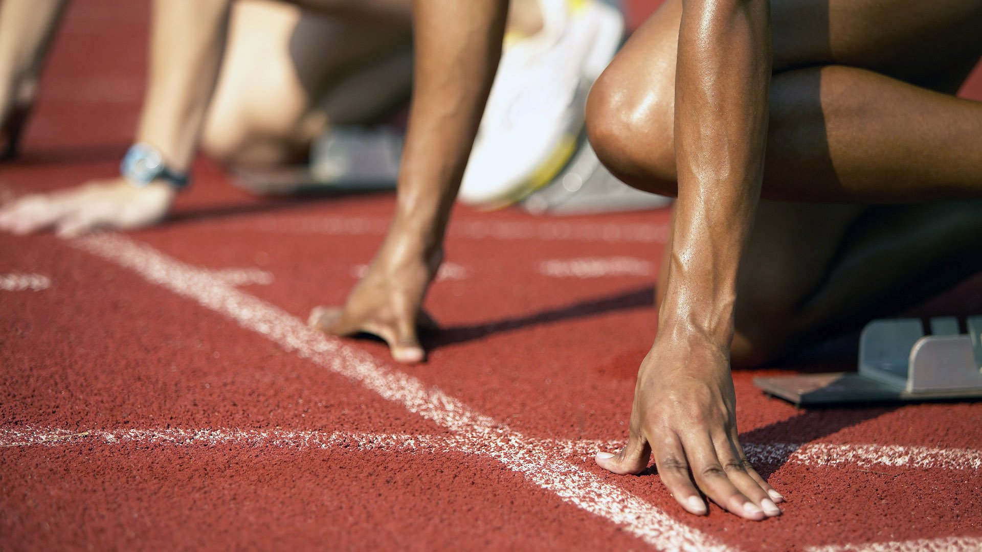 全国高校滑雪联赛总决赛在吉林举行，全国大学生高山滑雪比赛