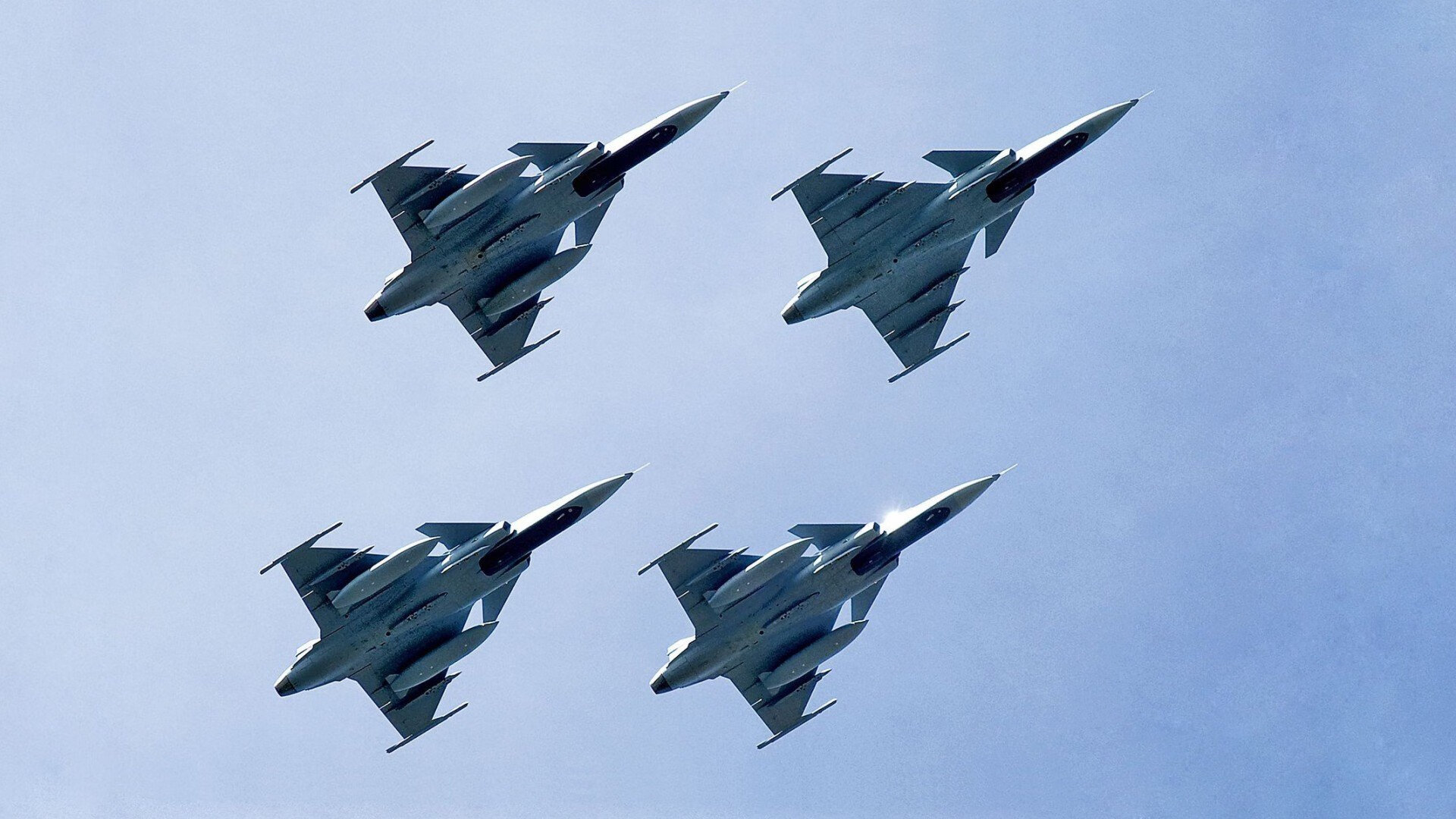 曼城逼抢压迫演练近乎完美，曼城进攻