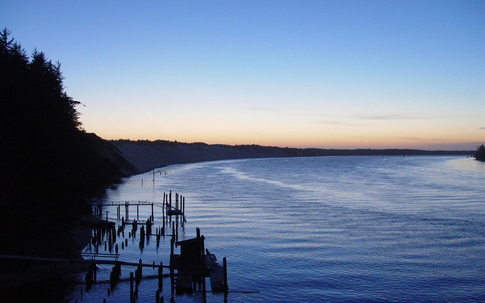 AIYOUXI.COM-足球产业链新兴企业崛起，创新驱动行业发展，中国足球产业链