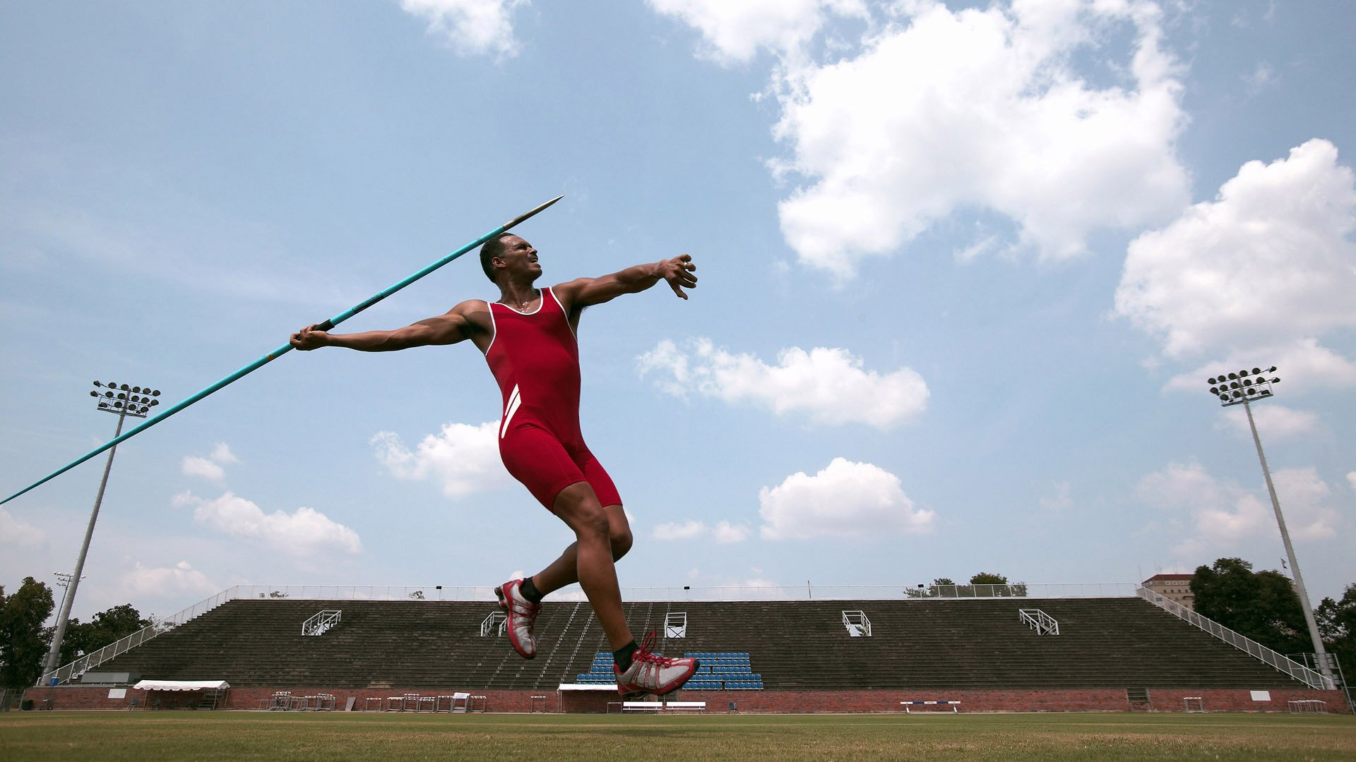 高强度训练背后的团队协作，进行高强度训练